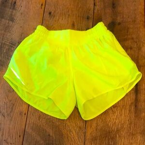 Lulu size 2 women’s shorts
